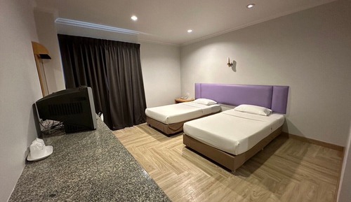 Basic Room, City View