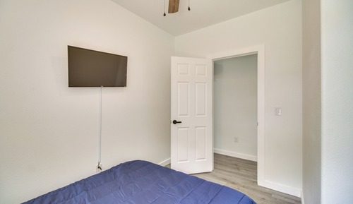 House (2 Bedrooms)