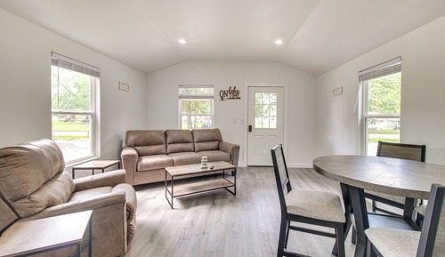 House (2 Bedrooms)