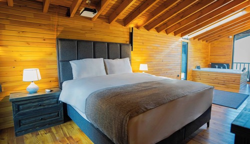 Premium Bungalow, 3 Bedrooms, Mountain View, Sea Facing