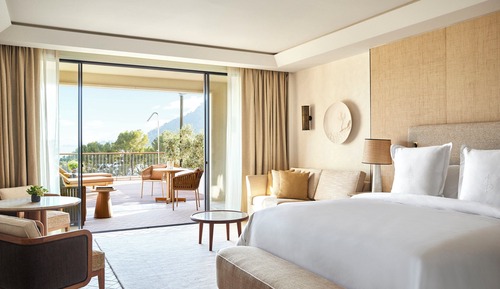 Grand Room (Pine View)