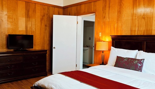 Suite, 1 Queen Bed with Sofa bed, Kitchenette, Ground Floor