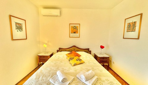 Classic Apartment, Sea View