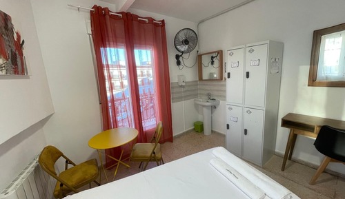 Economy Triple Room, Multiple Beds, Balcony, City View