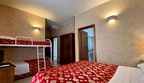Deluxe Quadruple Room