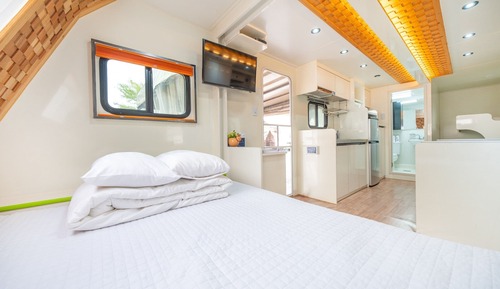 Basic Room, 1 Bedroom (Caravan 4)