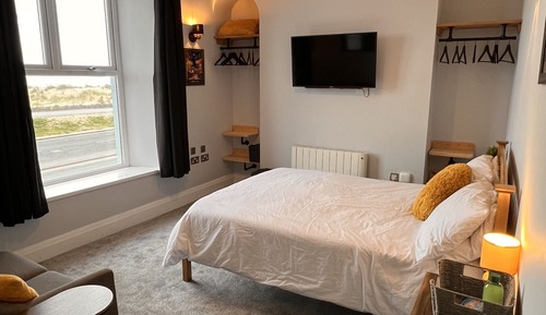 Superior Triple Room, Ensuite, Beach View