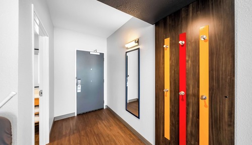 Room, 1 King Bed, Accessible (Mobility & Hearing, Roll-in Shower)