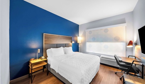 Room, 1 King Bed, Accessible (Hearing)