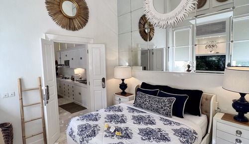 Luxury Apartment, 1 King Bed, Poolside