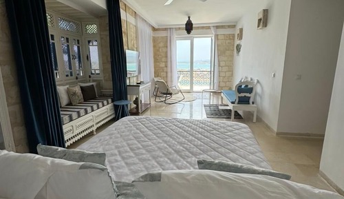 Signature Suite