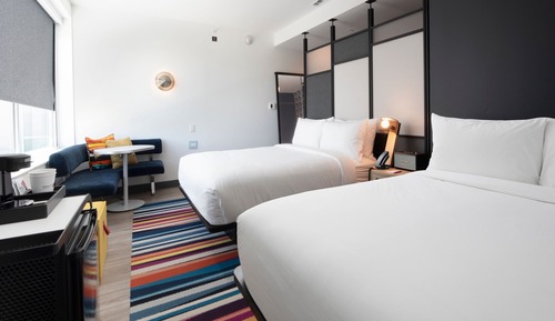 Room, 2 Queen Beds, Non Smoking (Mobility/Hearing Access, Roll-In Shwr)