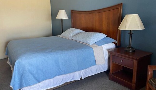 King size bed