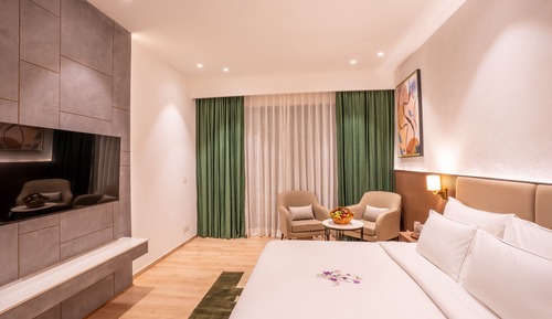 Rosa Room with Balcony