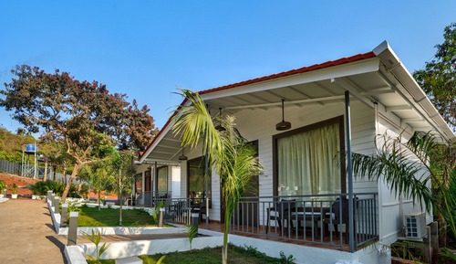Deluxe Cottage, Garden View