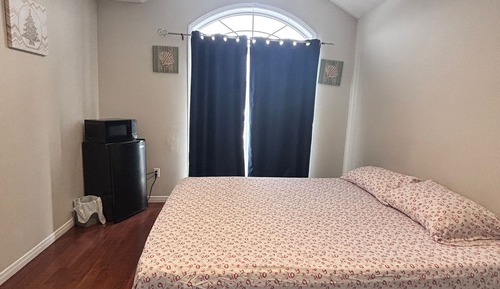 Basic Room, City View