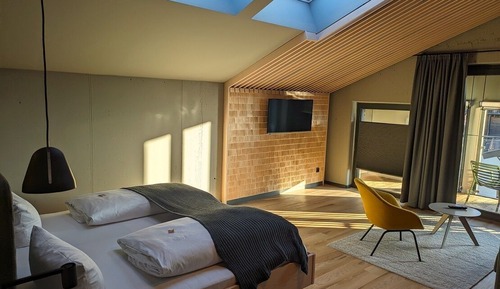 Senior Suite, Mountain View