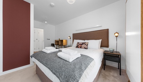 Deluxe Apartment