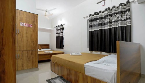 Deluxe Quadruple Room, City View