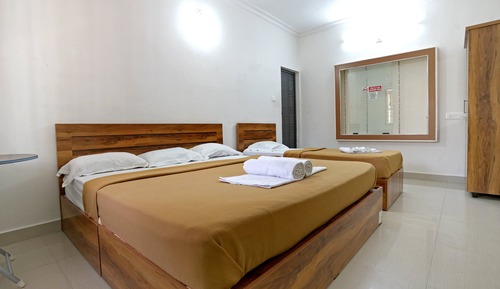 Deluxe Triple Room, City View