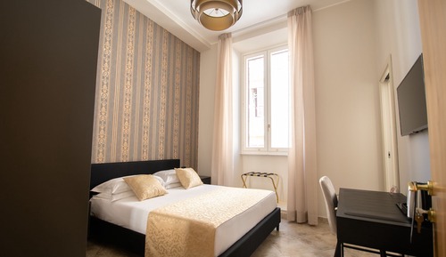Standard Double Room, 1 Queen Bed, Non Smoking, Ensuite