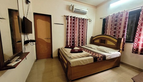 Double Bed AC Room