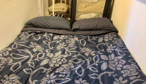 Family Room, 1 Queen Bed, Air conditioning