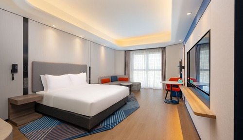 Standard Room, 1 King Bed, City View (Extra Floor Space)