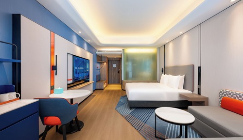 Standard Room, 1 King Bed, City View