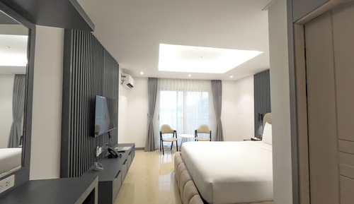 Deluxe Room, 1 King Bed