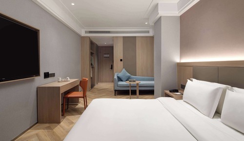 Deluxe Room, 1 King Bed, Non Smoking