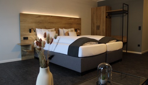 Family Suite, 1 King Bed with Sofa bed, Garden View, Garden Area