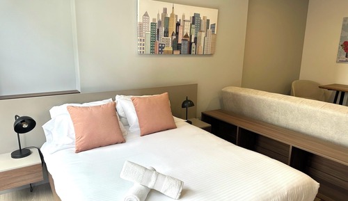 Senior Apartment (EE05I)