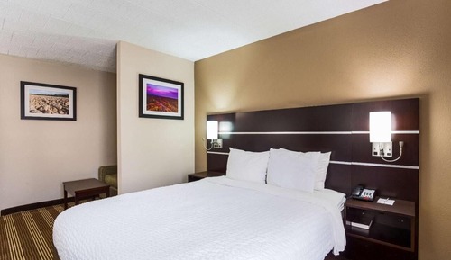 Standard Suite, 1 Queen Bed with Sofa bed, Non Smoking