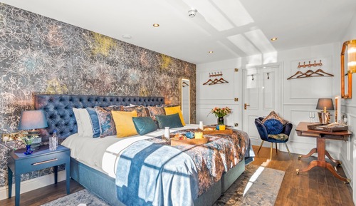 Deluxe Double or Twin Room
