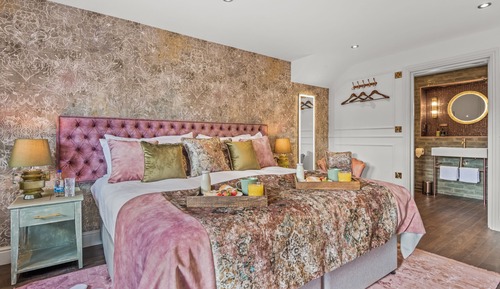 Deluxe Double or Twin Room, Bathtub