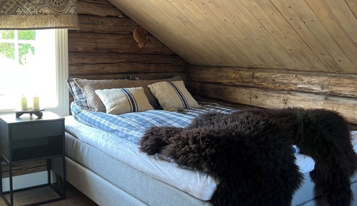 Romantic Cabin