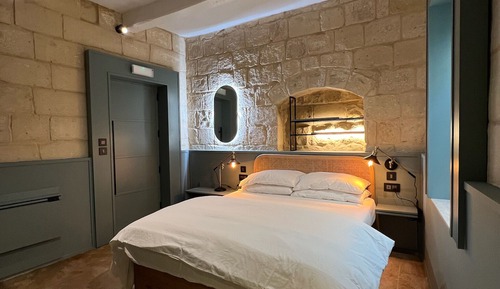 Design Room, Balcony