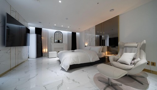 Queen Room - Terrace