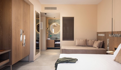 Deluxe Triple Room with Pool View