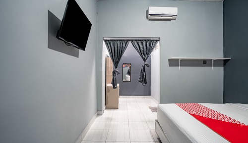 Deluxe Studio
