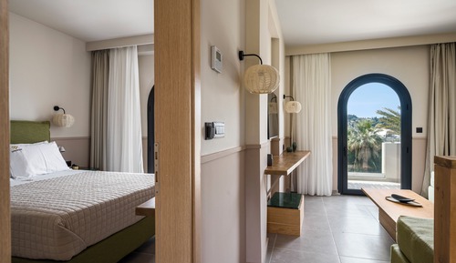 Standard Suite, Sea View