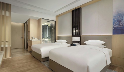 Business Room, 2 Double Beds, City View