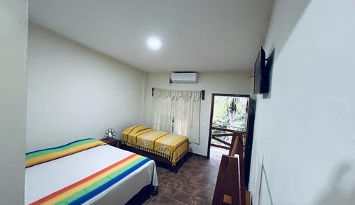 Comfort Room, Multiple Beds, Mountain View, Corner