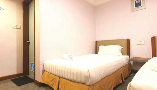 Standard Twin Room