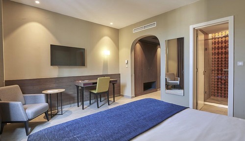 Comfort Suite, 1 Queen Bed with Sofa bed, Kitchen