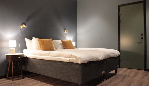 Double Room, No Windows