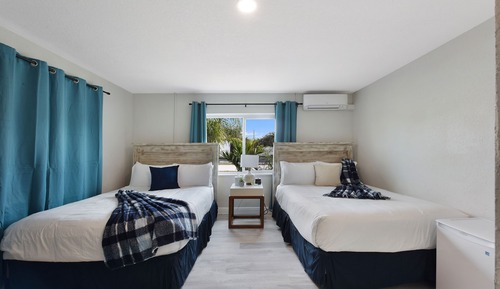 Premium Studio, 2 Queen Beds, Kitchenette