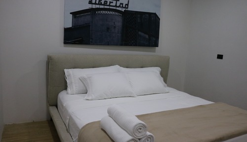 Double Room, 1 King Bed, Garden View
