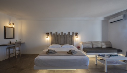 Suite Clio with Outdoor Plunge Pool